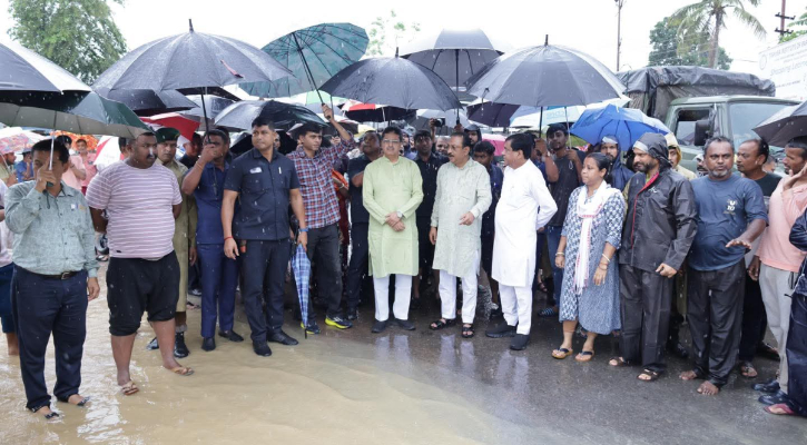 আগরতলার বন্যা পরিস্থিতি ঘুরে দেখলেন মুখ্যমন্ত্রী